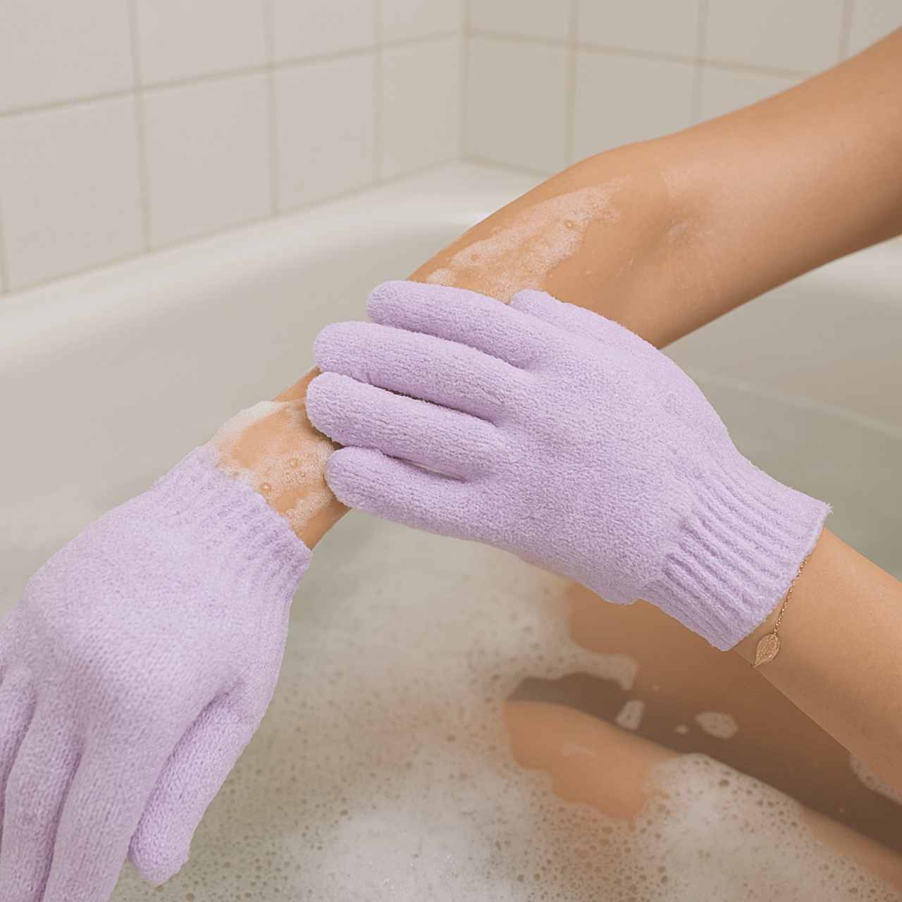 Exfoliating Bath Gloves – Gentle & Revitalizing - Image 2