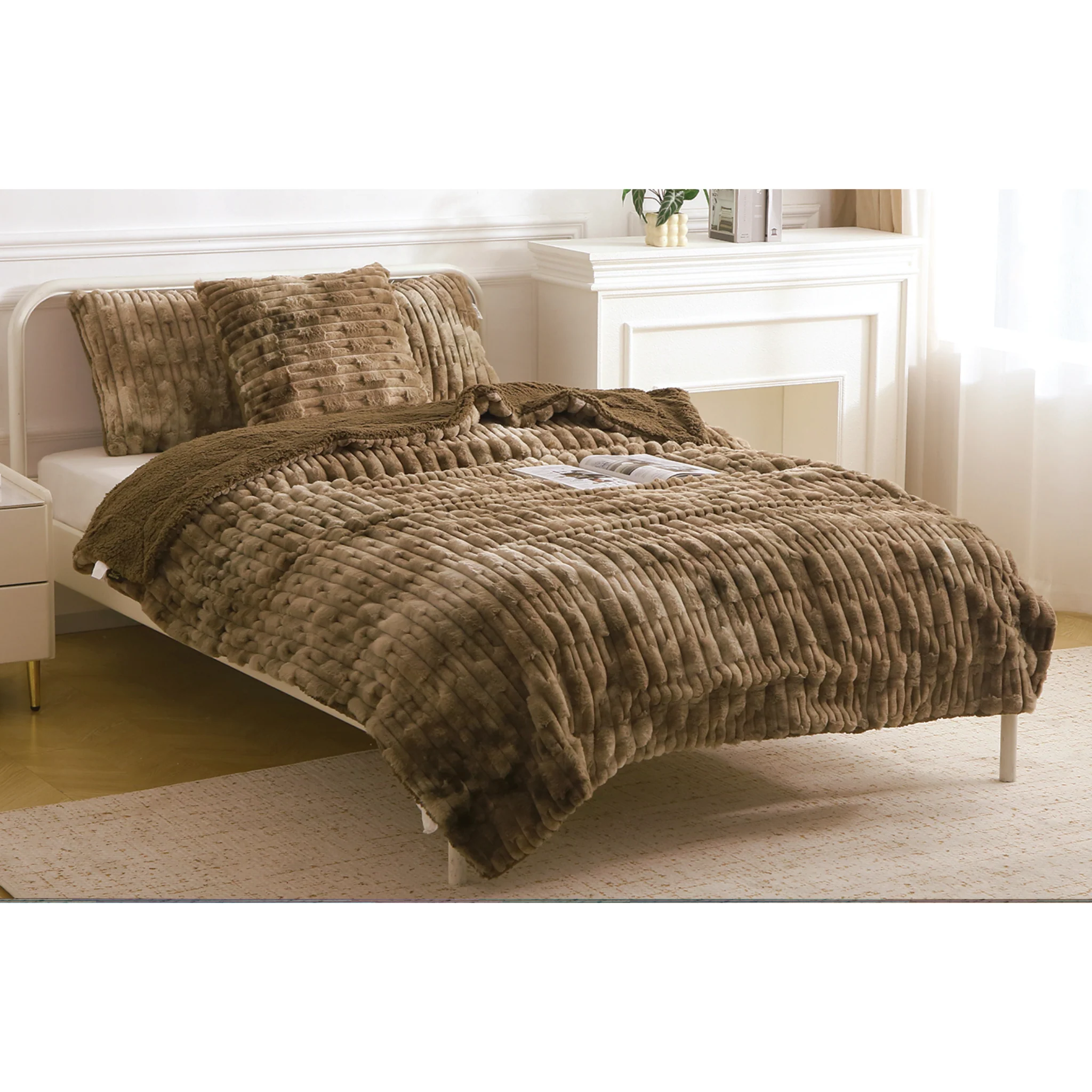 FRANCO - Faux Fur Blanket and Throw 60x80”