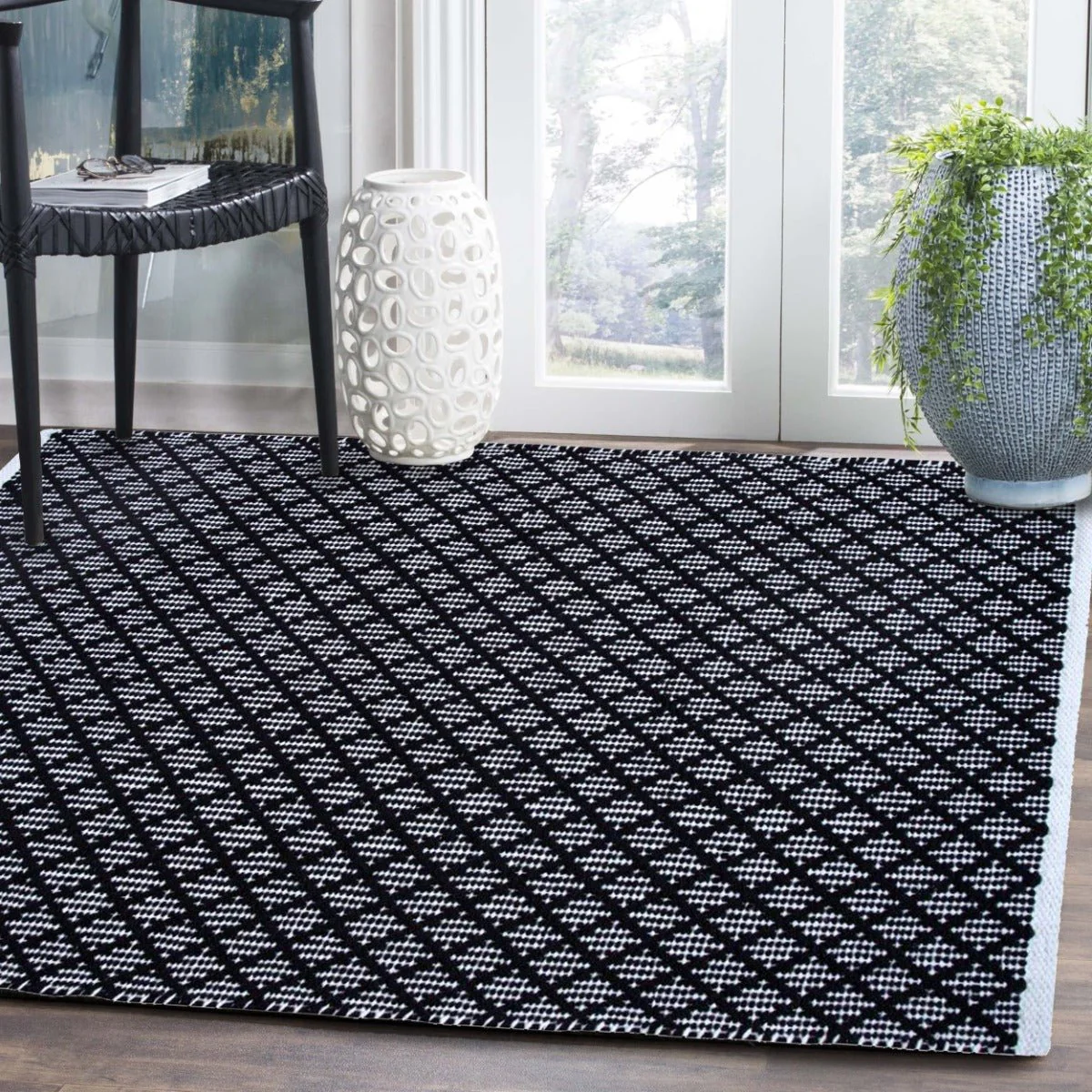 Kyra Diamond Reversible Rug
