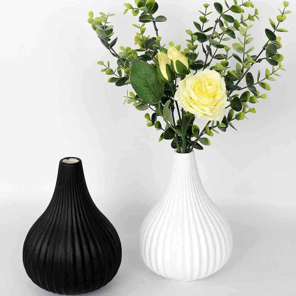 Lauren Taylor - Ridged Bud Vase