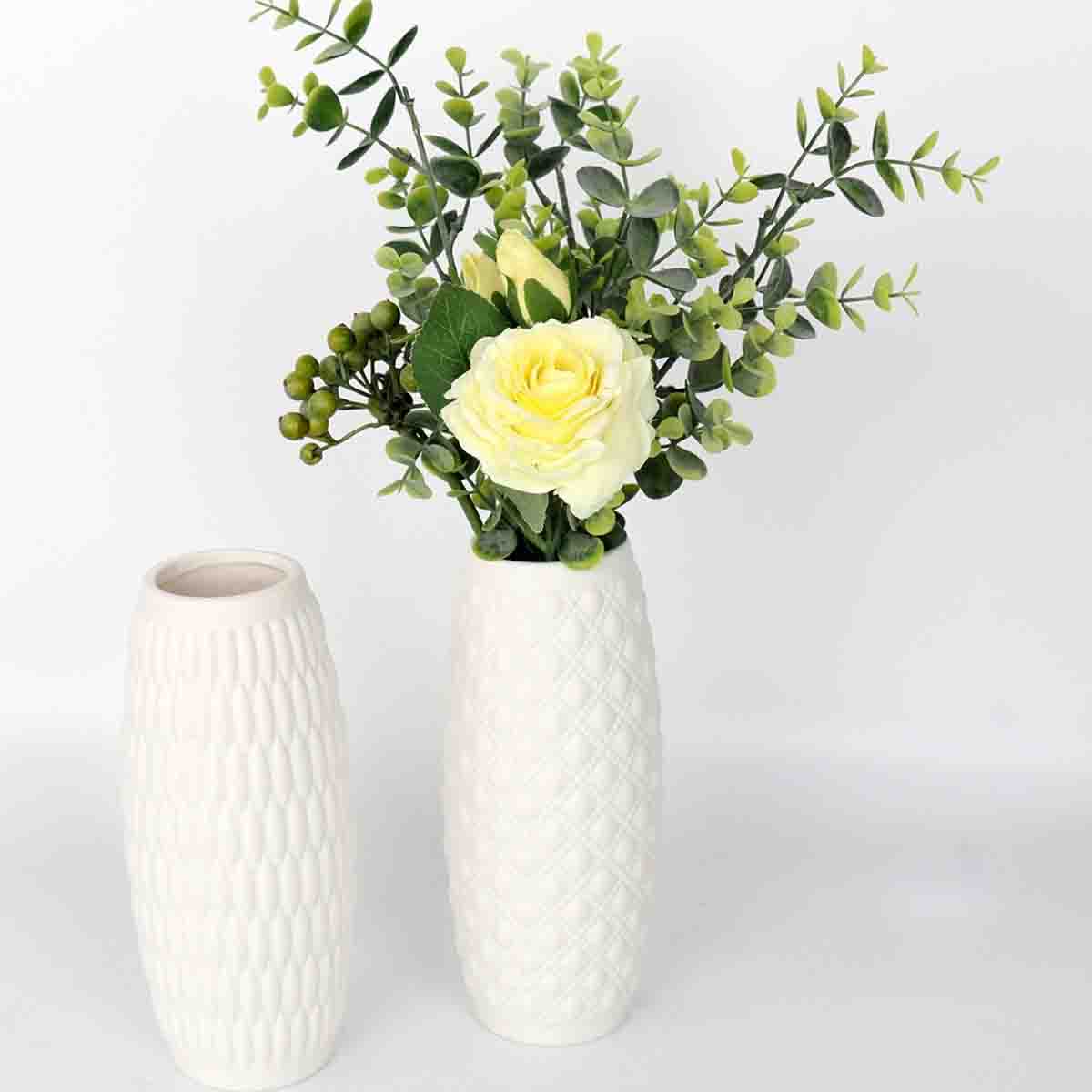 Lauren Taylor - TEXTURED WHITE 8" BUD VASE
