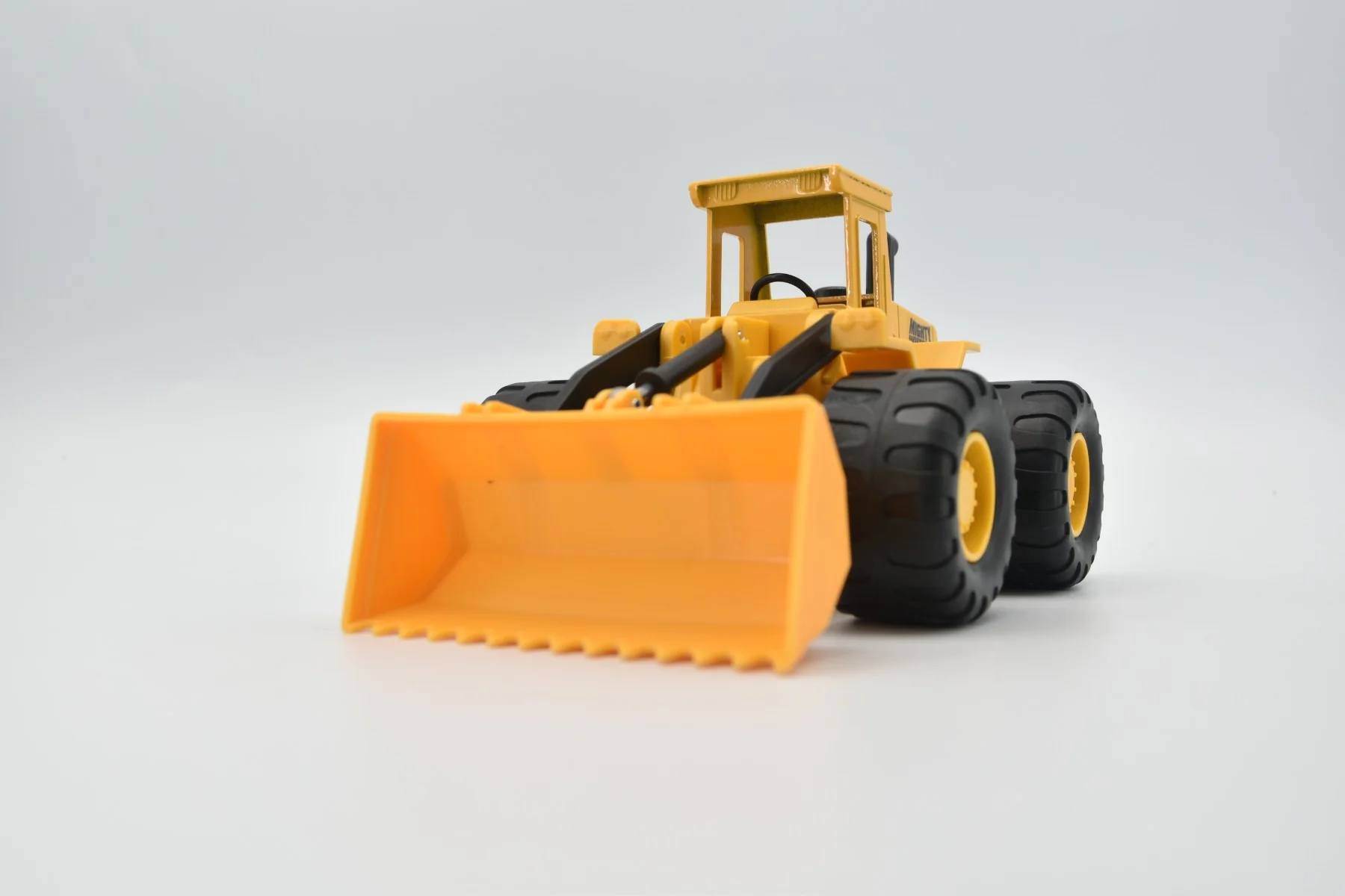 Mw 7in Front Loader /dump Truck Asst  - Image 14